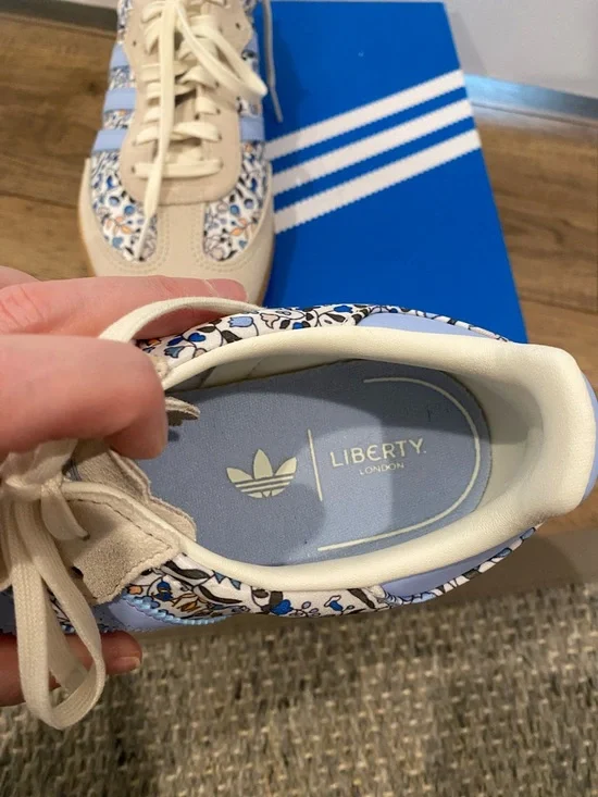 NIB Adidas samba Liberty London floral 6.5 kids (8 women’s) - Picture 6 of 12